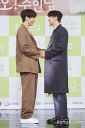 [DA포토] 이민기-강민혁, 거울 보는 듯 한 기분