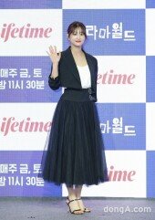 [DA포토] 배누리, 우아한 손인사