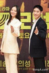 [DA포토] 이솜-이제훈, 같은 포즈 다른 느낌