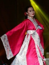 [포토] 송현주 ‘연기되는 워킹’