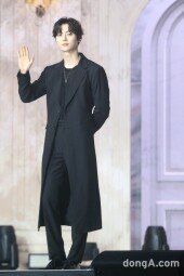 [DA포토] 뉴이스트 민현, 봄에 만난 가을남자