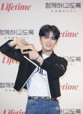 [DA포토] 김재중 ‘찰칵’