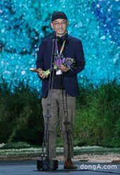 [DA포토] 이준익 감독, 영화 부문 대상 수상 (백상예술대상)