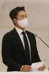 [DA포토] 이병헌, 한국영화계 큰 별이 가시다니..