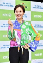 [DA포토] 장윤정, 랜선장터 사랑~