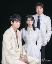 ‘브로커’ 송강호-강동원-이지은, 보고도 안 믿기는 쓰리샷 [화보]