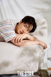 김종현 “뉴이스트 멤버들과 한 잔하면서 추억 젖어보고파” [화보]