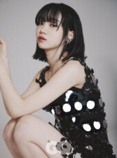 르세라핌 김채원 “멤버들이 의지할 수 있는 리더 되고파”[화보]