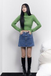 ‘곧 서른’ 수지, 앞머리+허리 노출…색다른 분위기 [화보]