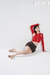 주현영 “우영우 인사법, 빅뱅 ‘비 투더 아 투더 뱅뱅’에서 영감 받아” [화보]