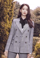 임윤아, 오늘은 시크 모드…여왕님 포스 [화보]