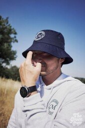 이진욱, 수염 지저분해도 비주얼은 최고 [화보]