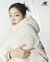 ‘고우림♥’ 김연아, 웨딩드레스처럼 새하얀 패딩 입고 [화보]