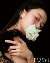 이주명, 장미꽃 입에 물고…매혹적인 유혹 [화보]