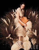 설현, 내추럴한 ‘몽환미’ [화보]