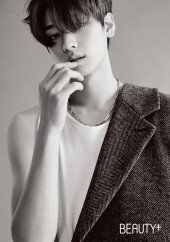 더보이즈 주연-영훈, 안구정화 부르는 ‘멍냥즈’ [화보]