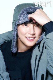 윤시윤 “이제야 연기로 욕 안 먹어, 더 꾸준히 해야” [화보]