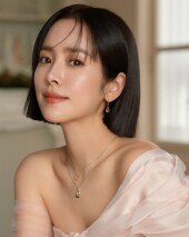 한지민, 과감한 어깨 노출…러블리 미모+드레스 자태 [화보]