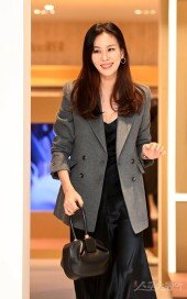 손가락 다 펼친 50대 고소영, ♥장동건 홀린 미모 여전 [포토]