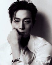 ‘더 글로리’ 정성일, ‘으른 섹시’의 정수 [화보]