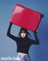 아이브 안유진, 캐리어 번쩍 들고도 무결점 예쁨 [화보]