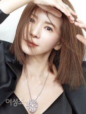 50대 장서희 “내 나이 맞게 자연스럽게 연기하려” [화보]