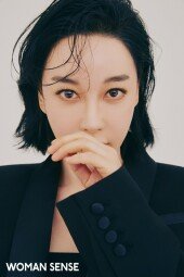 김혜은, 찬란한 봄에도 카리스마 유지 [화보]