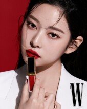 김민주, 청순미 벗어던지고 ‘시크 카리스마’ [화보]