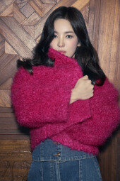 송혜교 40대 안 믿겨…감탄 나오는 CG 비주얼 [화보]