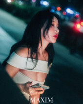 미스맥심 이아윤, 홍대 밤거리 발칵 뒤집었다  [화보]