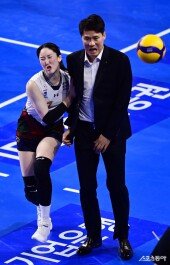 고예림, 감독님 비켜줘요 [포토]