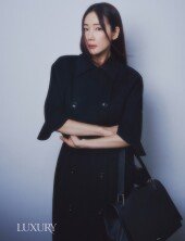 최지우, 40대 후반 안 믿겨…우아한 카리스마 [화보]