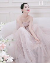 신민아 “광채란, 감정과 내면에서 발현되는 것” [화보]