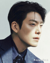 김우빈 “예능-SNS 통해 팬들과 좀 더 자주 만나고파” [화보]