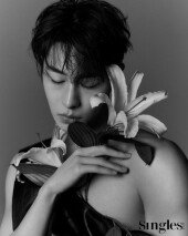 이재욱, 많이 외로웠나…헐벗듯 드러낸 어깨 라인 ‘과감 패션’ [화보]