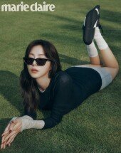 유이, 꿀벅지 안녕…갈비뼈 보일 정도 [화보]