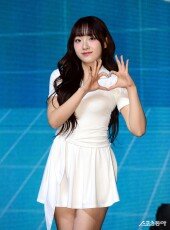 시그니처 클로이 ‘심쿵 하트~’