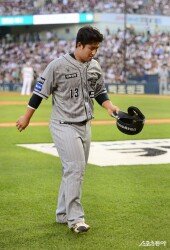 부상으로 교체되는 최재훈