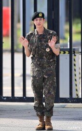 BTS 진, 전역했어요