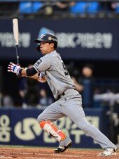 황영묵, 선취점 올리는 적시타