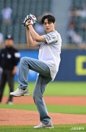 인피니트 엘 ‘자세 좋아’