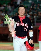 최형우, KBO 최다루타 신기록 달성!