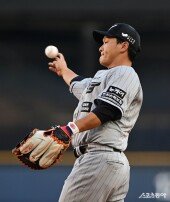 김태연, 실책은 아니지만 아쉬워