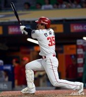 한유섬, 스리런 폼런 폭발!