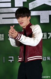 구교환 ‘추격자 하트’