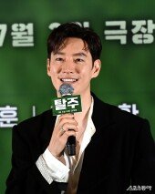 이제훈 ‘구교환 배우와 연기 즐거웠어요’