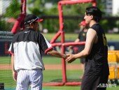 염경엽 감독, 해영아 올스타 투표 1위 축하해