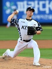 엄상백, 승리를 향한 투구!