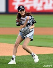 시구 김민아, 제발 스트라이크~