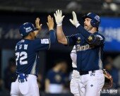 데이비슨 ‘달아나는 22호 투런 홈런’